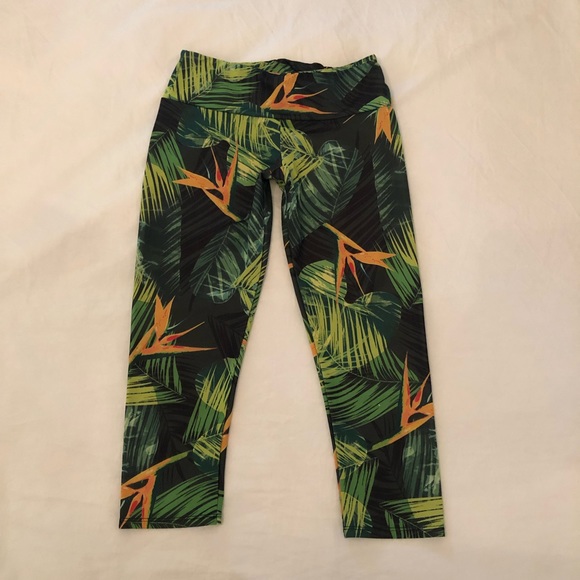 🌿Onzie Bird of Paradise cropped leggings, Sm🌿 - Picture 4 of 4